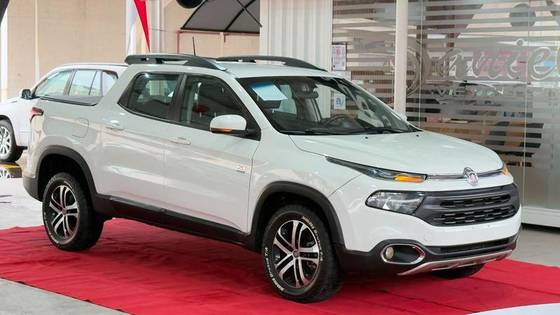FIAT TORO 2.0 16V TURBO DIESEL FREEDOM 4WD AT9 FIAT TORO 2.0 16V TURBO DIESEL FREEDOM 4WD AT9